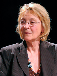 Retrato de Soledad Puértolas