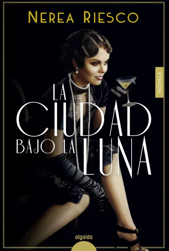 Portada de La ciudad bajo la luna
